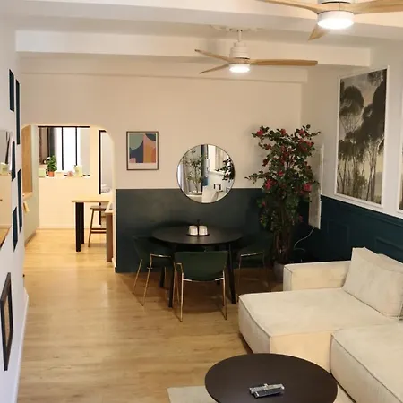 Centre Historique, Ideal Couple Апартаменты
