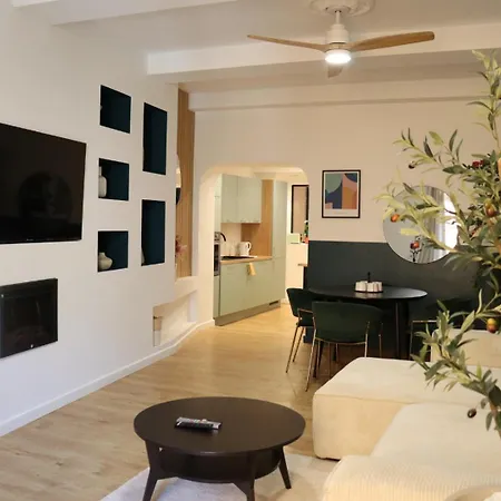 Centre Historique, Ideal Couple * Йер