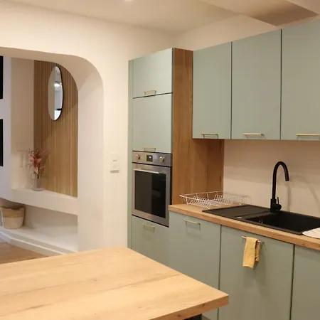 Centre Historique, Ideal Couple Апартаменты