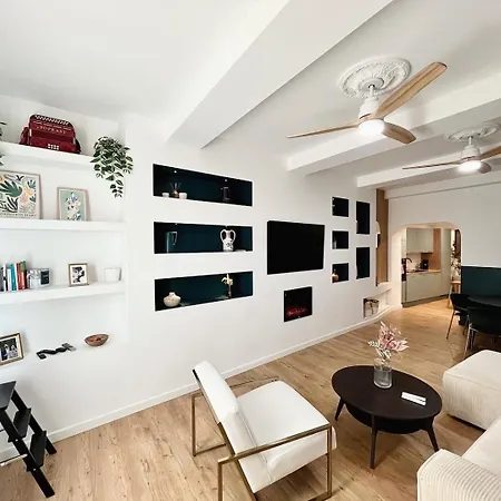 Centre Historique, Ideal Couple Апартаменты