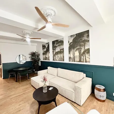 Centre Historique, Ideal Couple Апартаменты *