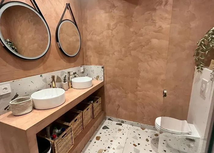 Centre Historique, Ideal Couple Apartment Hyeres