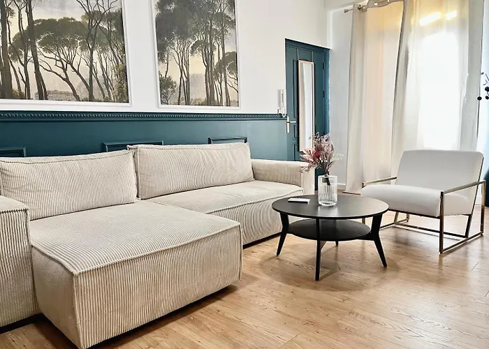 Centre Historique, Ideal Couple Apartment