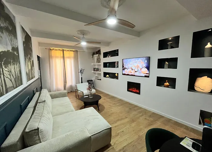 Centre Historique, Ideal Couple Hyeres